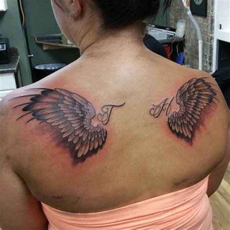 unique wing tattoo designs.